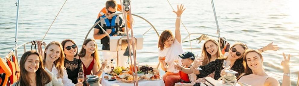 Outfit Ideas For A Yacht Party